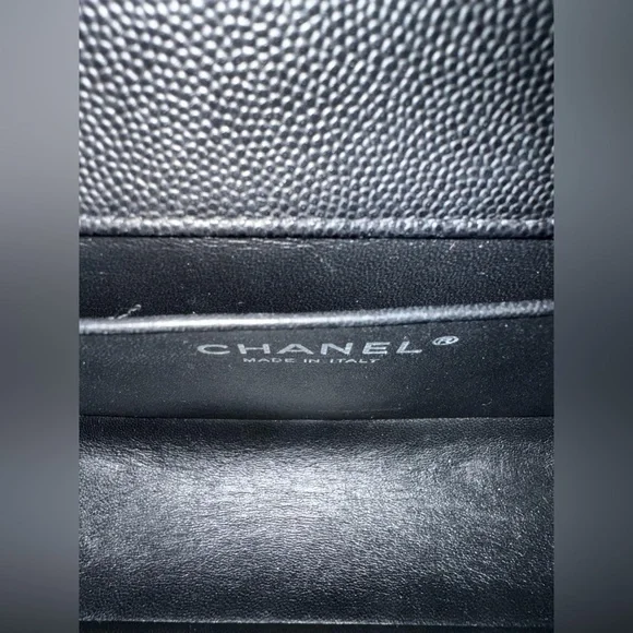 Chanel Boy Bag Old Medium Black Caviar - Picture 14 of 16